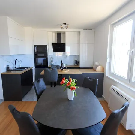 Apartment With Parking Space - 23525 Zadar