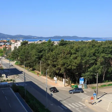 Apartman With Parking Space - 23525 *