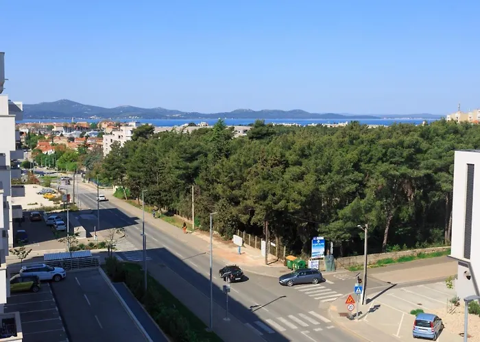 Apartman With Parking Space - 23525 *