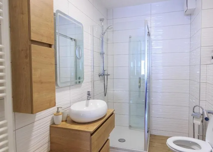 Apartman With Parking Space - 23525 *